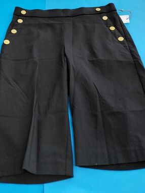 LIZ CLAIBORNE Women's Sailor Style Black Shorts with Gold Button Details Size M